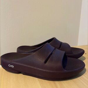 Oofos Women’s Ooahh Slide Sandal, Size 9